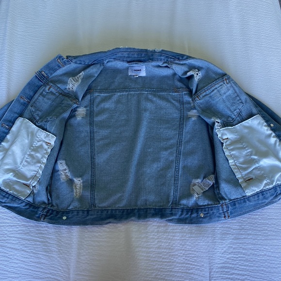 Women’s Ripped Jean Jacket - Picture 4 of 5